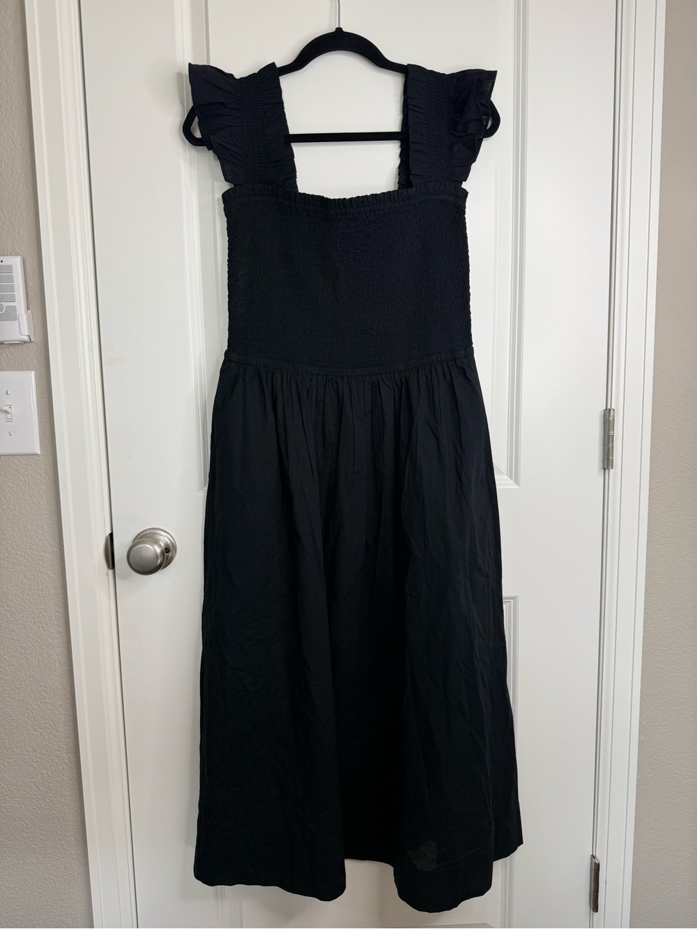 LOFT Beach Black Cotton Smocked Midi Dress Pockets Flutter Sleeve Size Medium